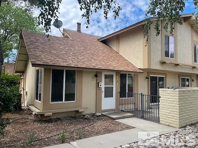 3928 Pheasant Dr photo 1