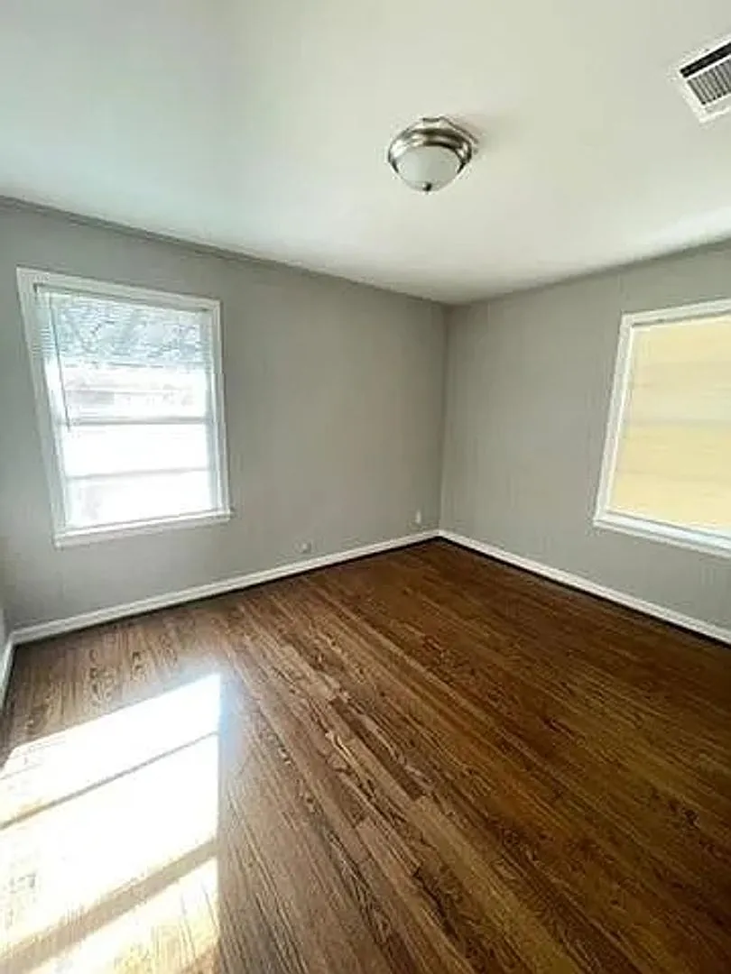 3 bed, 1.5 bath, 1211 sqft, $1,400 — Photo 4