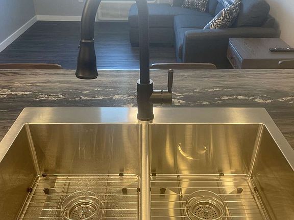 4th image of 5021 49th Ave NE #7RESIDENTI