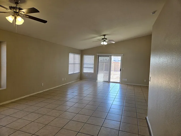 7931 W Kimberly Way — Photo 4
