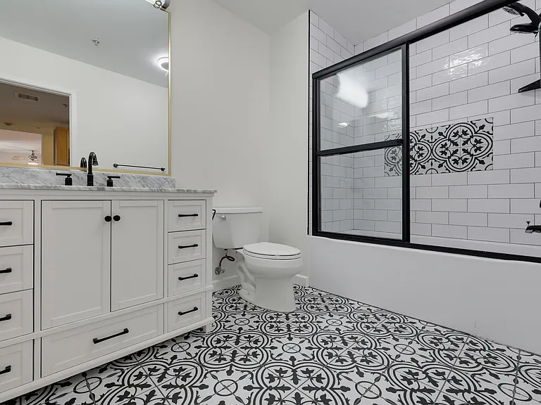 1150 J St #513 — Photo 14