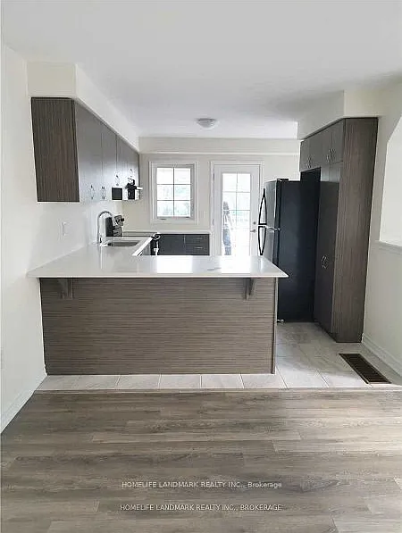 4 bed, $3,100 — Photo 4