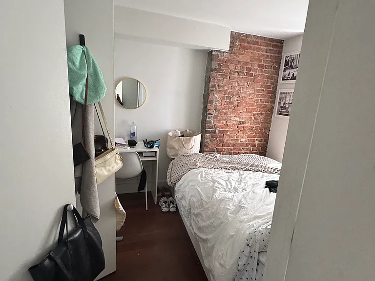 514 E 6th St #5R — Photo 5