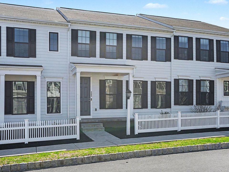 1st image of 205 Hoke Farm Way