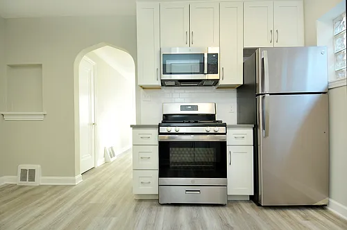 5819-5821 Devonshire Ave #1W Photo 1