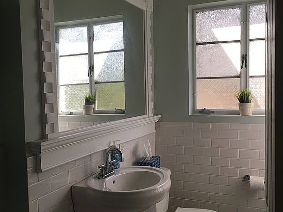 5th image of 2111 E Jefferson St