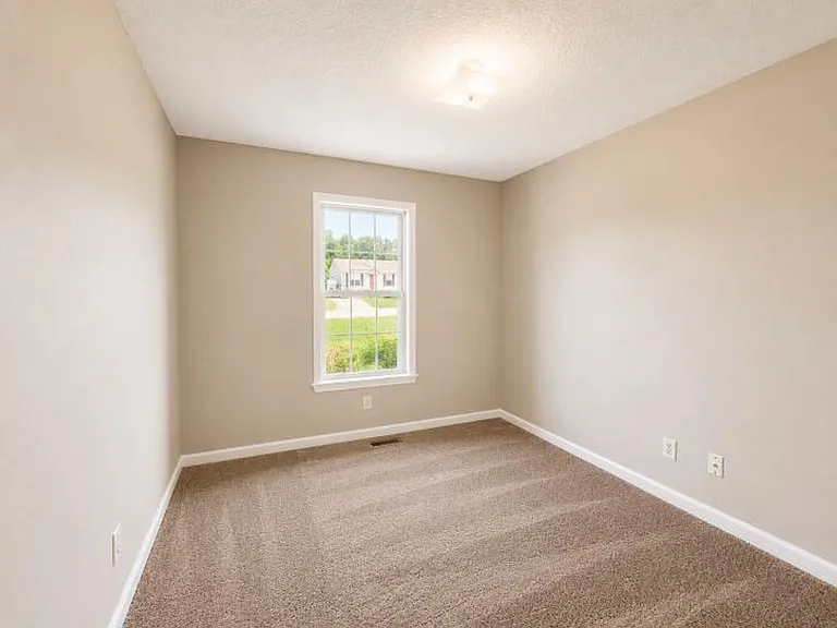 410 Eddy St — Photo 10