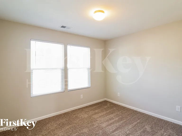 143 Rockingham Way — Photo 12