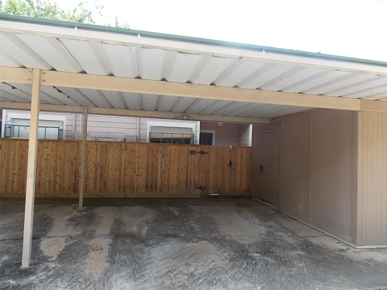17738 Kings Park Ln #17738 — Photo 9