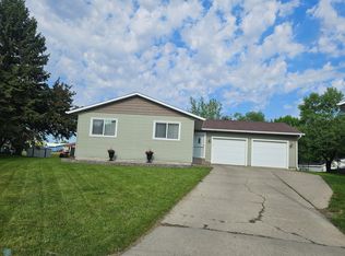 2904 17th Ave S, Moorhead, MN