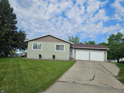 2904 17th Ave S, Moorhead, MN, 56560