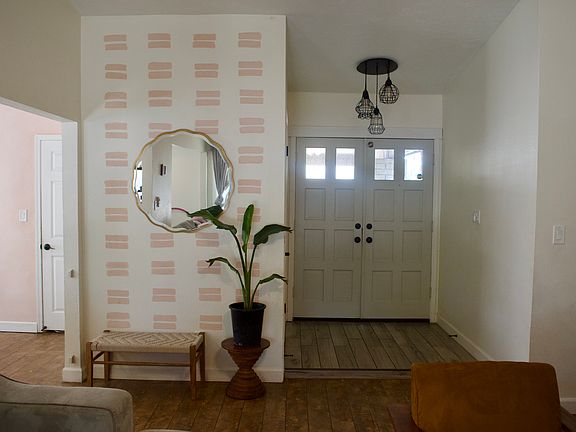 4th image of 839 W Posada Ave