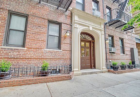 5th image of 9 W 64th St APT 3F