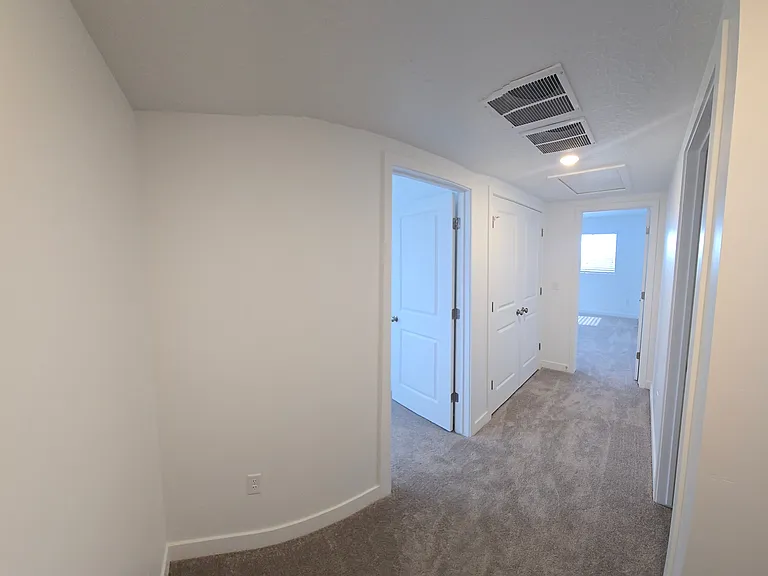 684 W Empress St — Photo 10