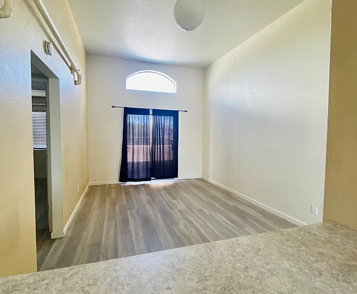 1701 N Park Ave #17 — Photo 4