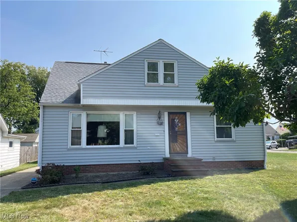 631 E 240th St, Euclid, OH 44123