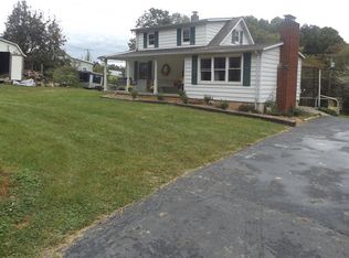 62 Deer Ridge Rd, Hillsville, VA 24343
