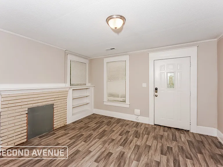 2908 Avenue I — Photo 2