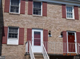 6174 Strasburg Dr #6274, Centreville, VA 20121