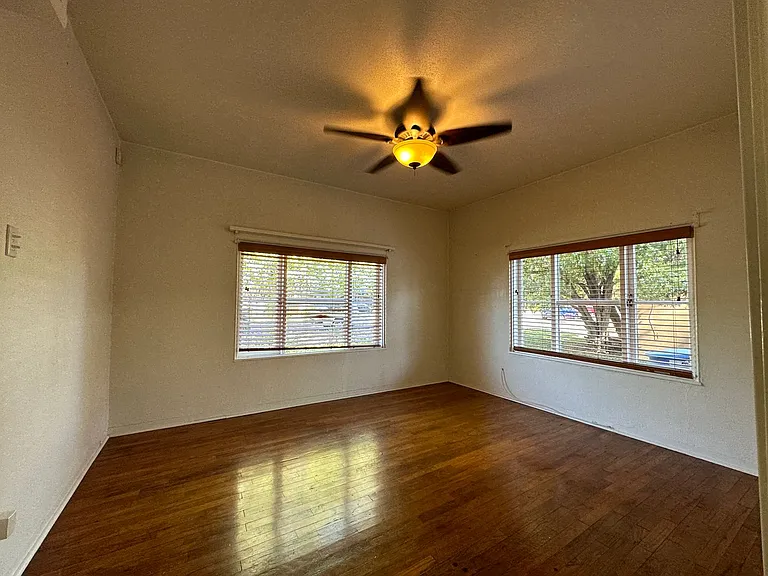 1115 S Maple Ave — Photo 27