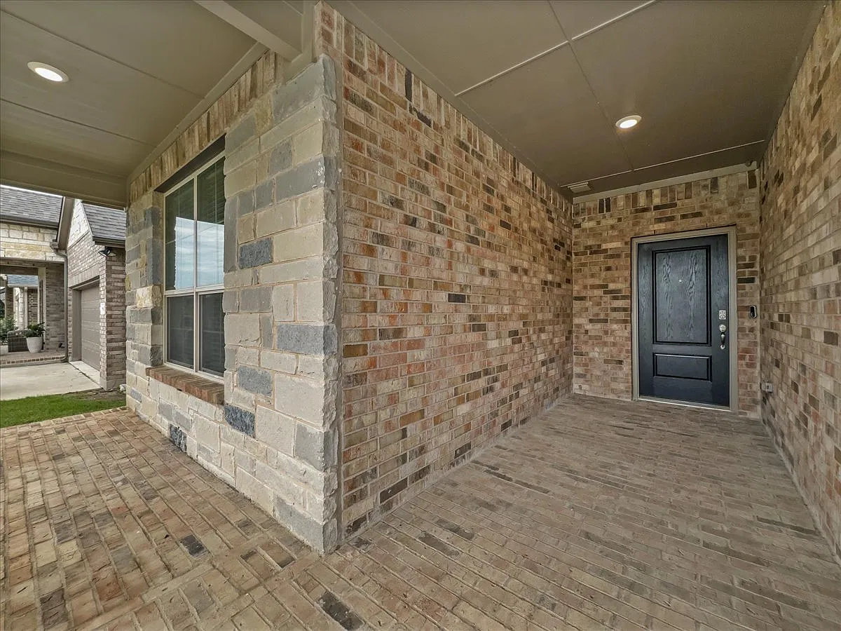 4 bed, 1805 sqft, $2,850 — Photo 3