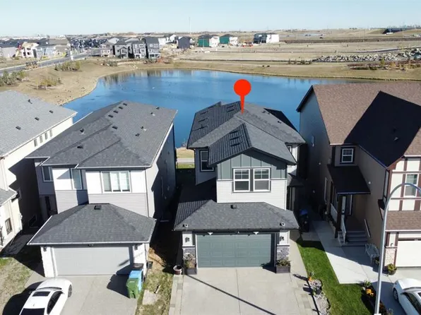 32 W Cornerbrook Cmn NE, Calgary, AB T3N 1M2