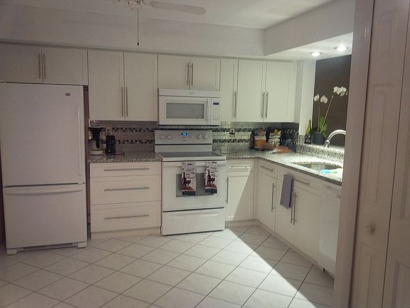 Large updated kitchen