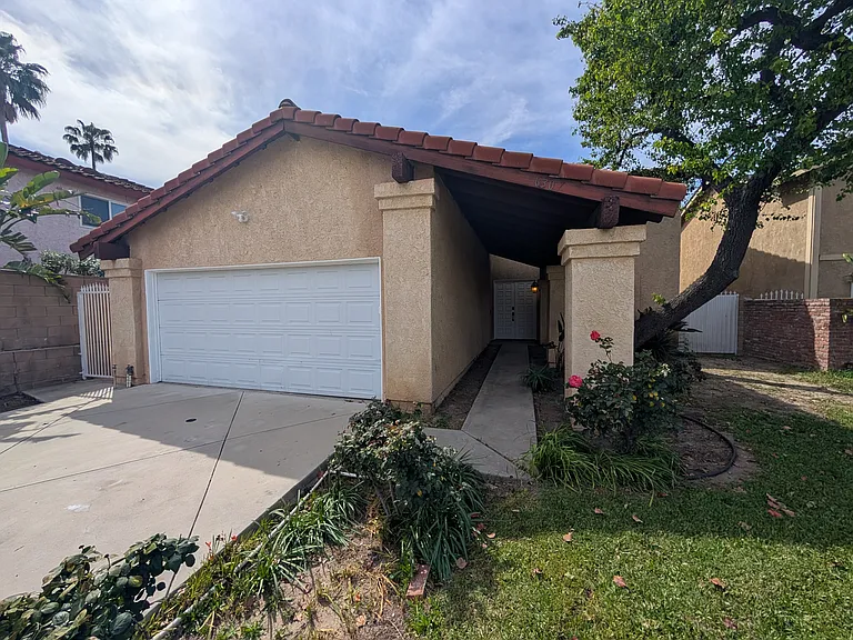 6307 Chimineas Ave — Photo 2