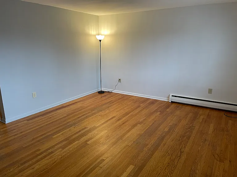 1438 Curtin St — Photo 13