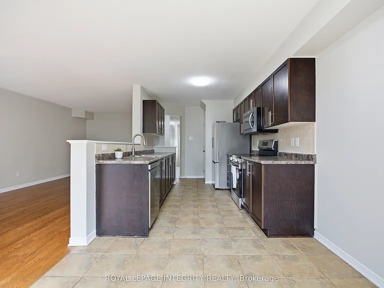 354 Rolling Meadow Cres — Photo 9