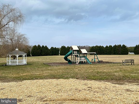 3rd image of 46095 N Greens Rest Dr
