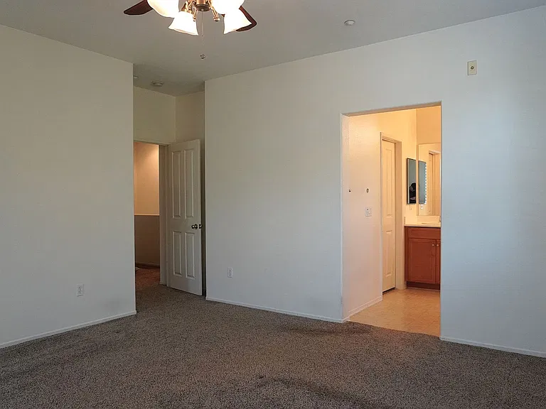 27544 Papillion St #3 — Photo 21