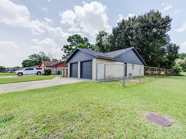 2035 Deerhurst Ln — Photo 20