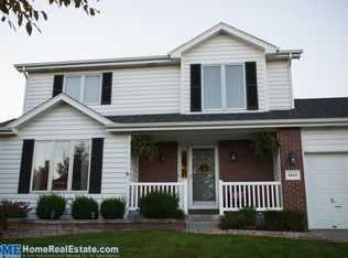 9424 Oakville Rd, Lincoln, NE 68526