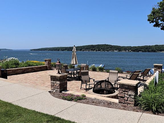 3rd image of 1070 S Lake Shore Dr #5-A1