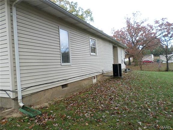 5th image of 521 N Oak St