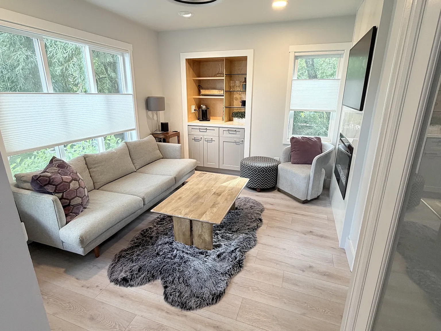 2113 Walnut St - 6 — Photo 2