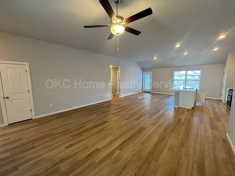 928 Dusky Valley Ln — Photo 21