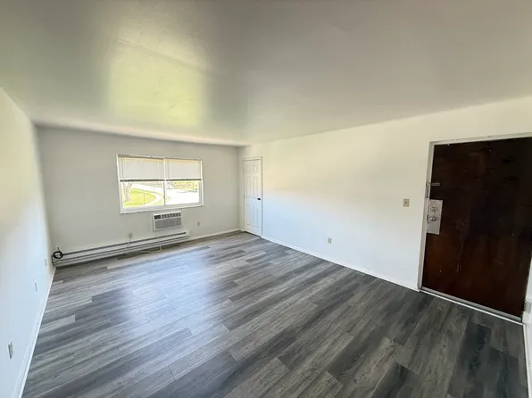 2075 Triumph Dr APT 21, Fairborn, OH 45324