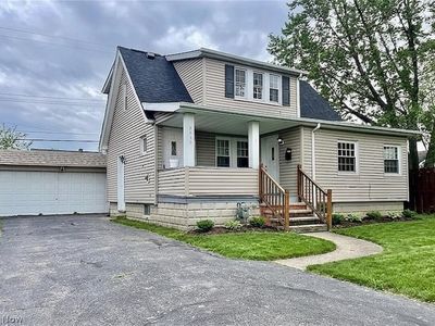 2433 Tuxedo Ave, Parma, OH, 44134