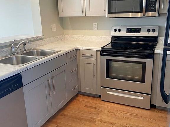 4th image of 4422 N Cypress Ln APT 102
