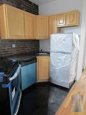 Rented by Skyline Group Real Estate | media 18