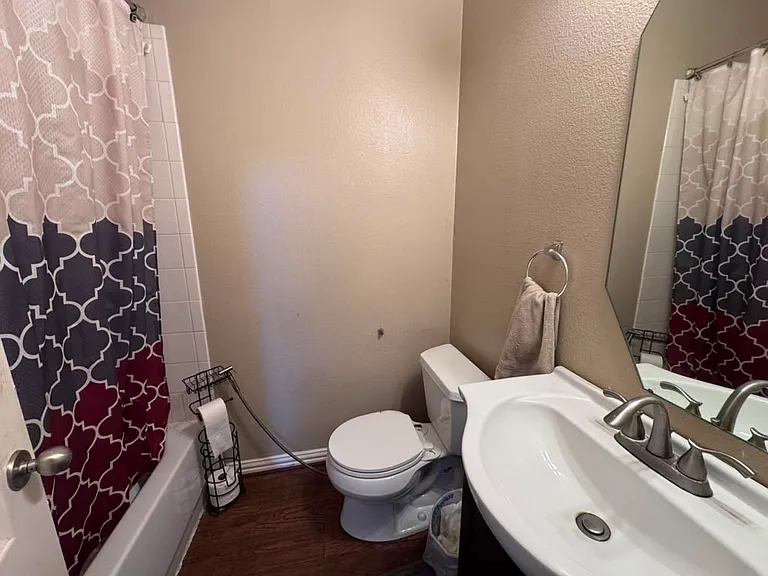 814 Honey Hill Dr — Photo 3