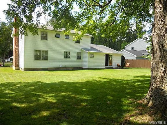 3rd image of 217 Woodshire Ct