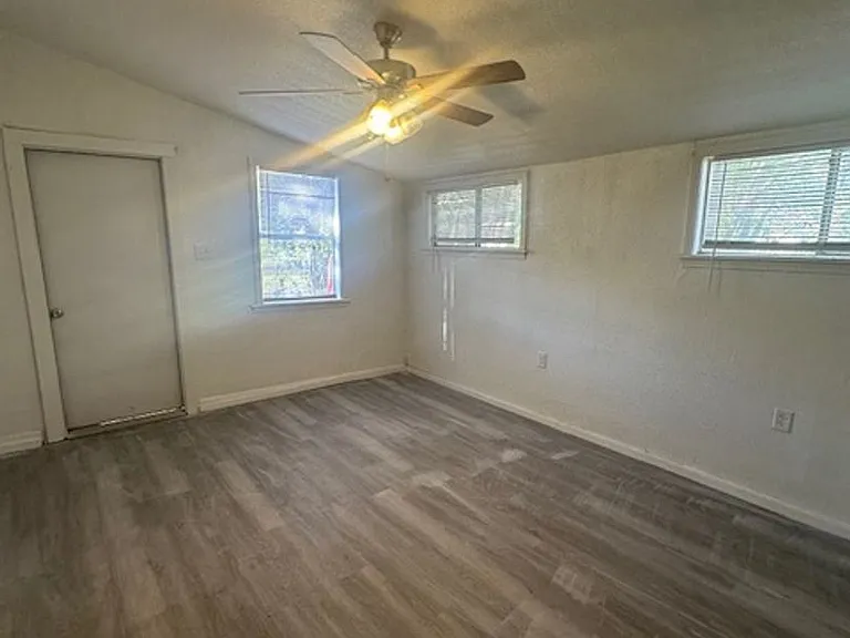 842 S La Salle Dr — Photo 13