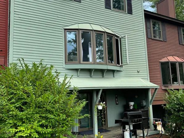 974 Hard Road #D4, Hartford, VT 05059