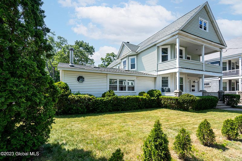 2nd image of 1017 Baker Avenue