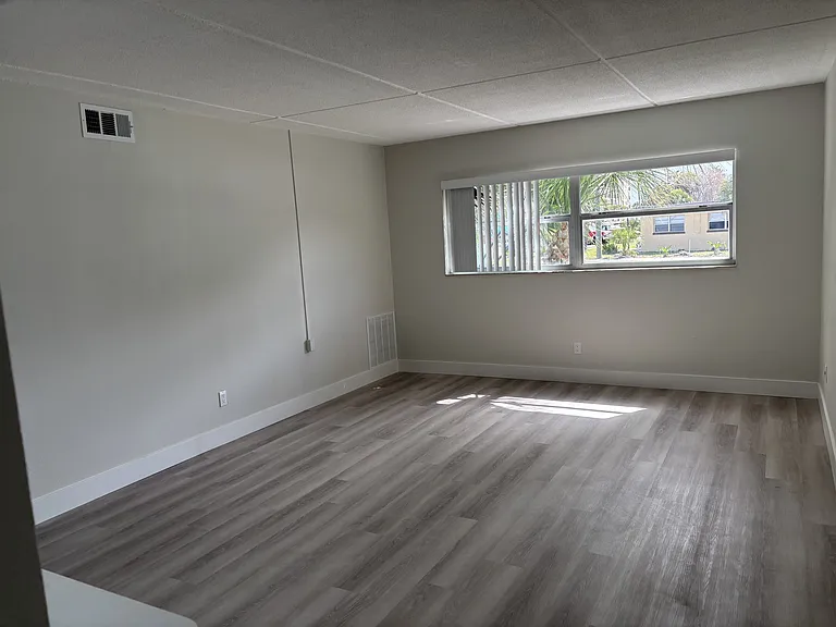 321 Johnson Ave — Photo 30