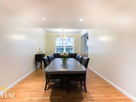 3rd image of 575 E New York Ave APT 1B