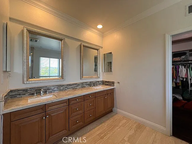 2546 Hibiscus St — Photo 17